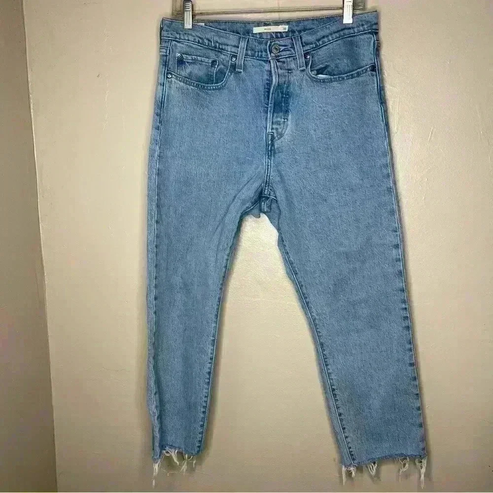 Levi’s Wedgie Ankle Fit Button Fly Sz 30